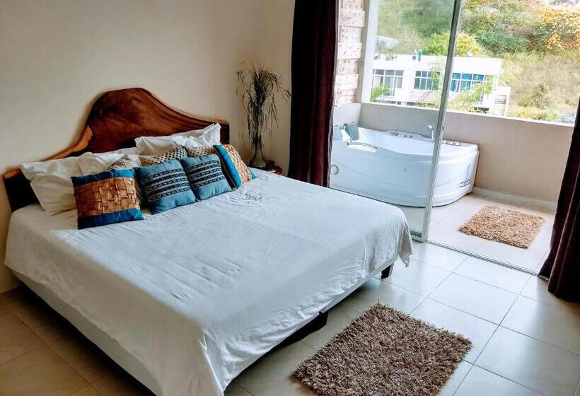 سوییت با چشم‌انداز استخر, Me Hotel & Villas   Montañita Estates
