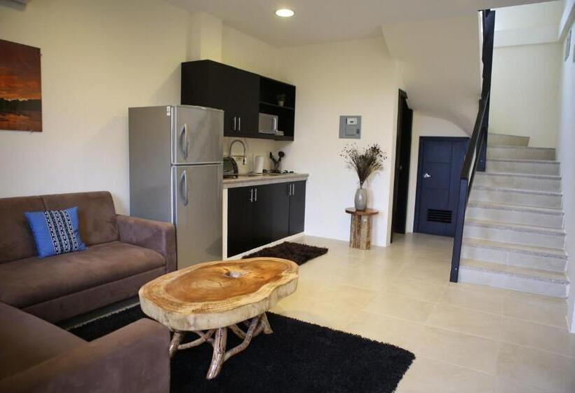 سوییت با چشم‌انداز استخر, Me Hotel & Villas   Montañita Estates