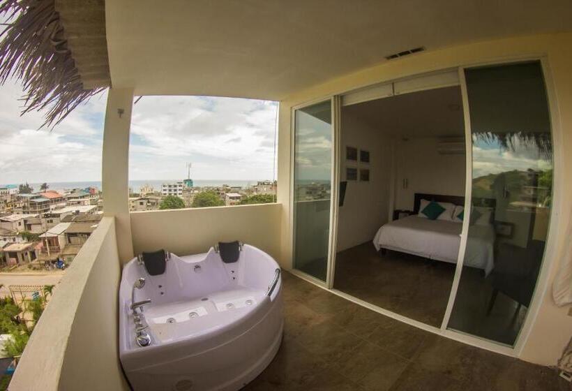 اتاق لوکس با بالکن, Me Hotel & Villas   Montañita Estates