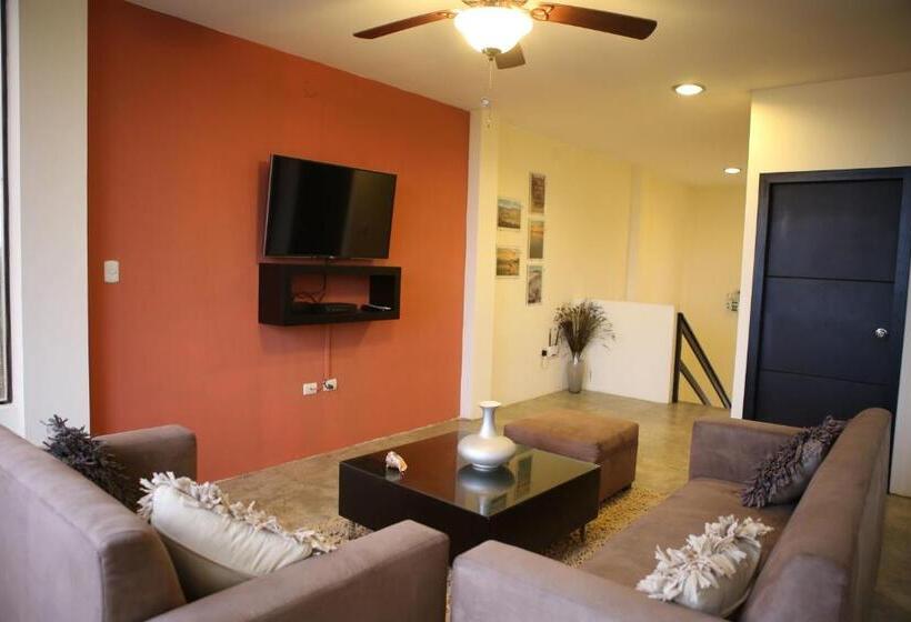 ویلای 3 خوابه, Me Hotel & Villas   Montañita Estates