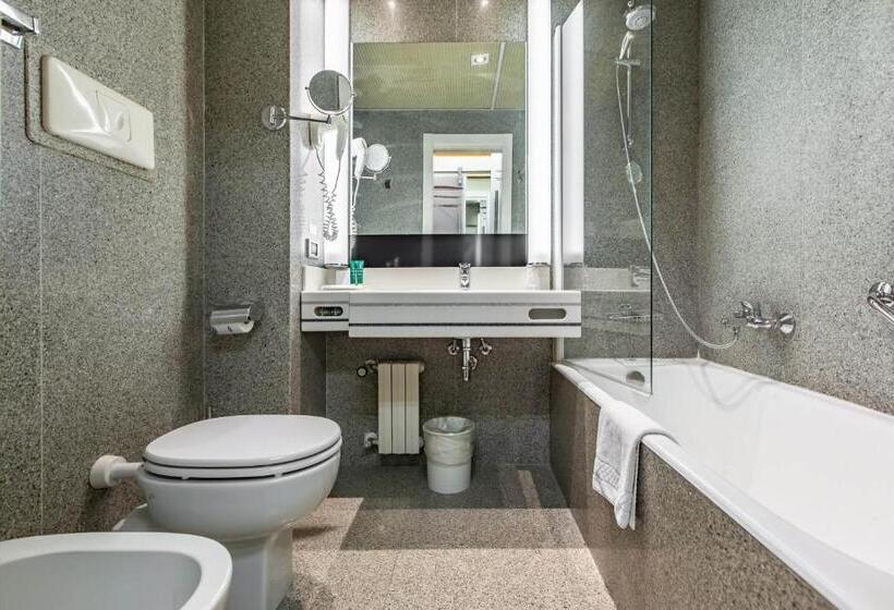 اتاق استاندارد یک نفره, Hotiday Hotel Milano Turro