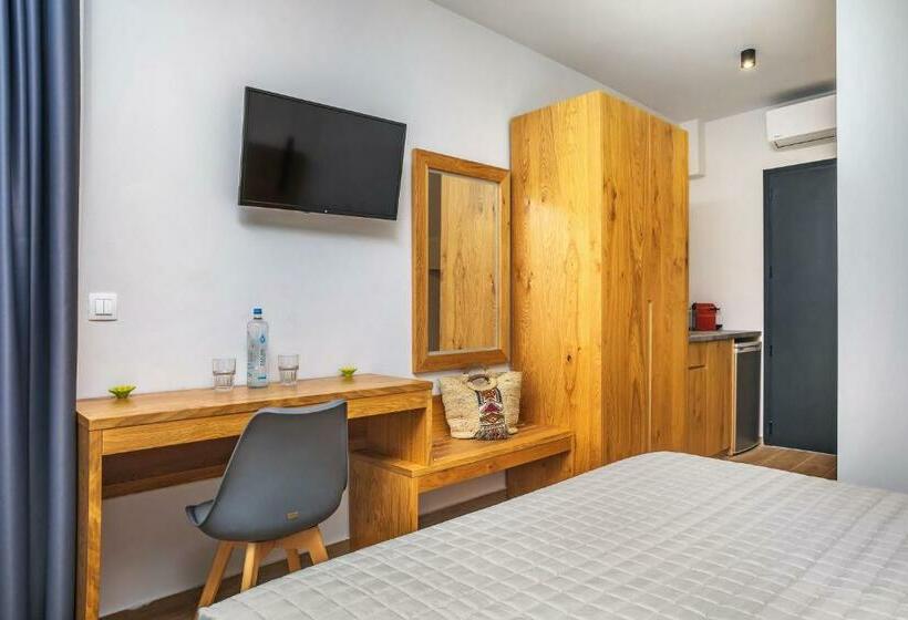 Номер Стандарт Вид на Бассейн, Alexmare Hotel Fourka