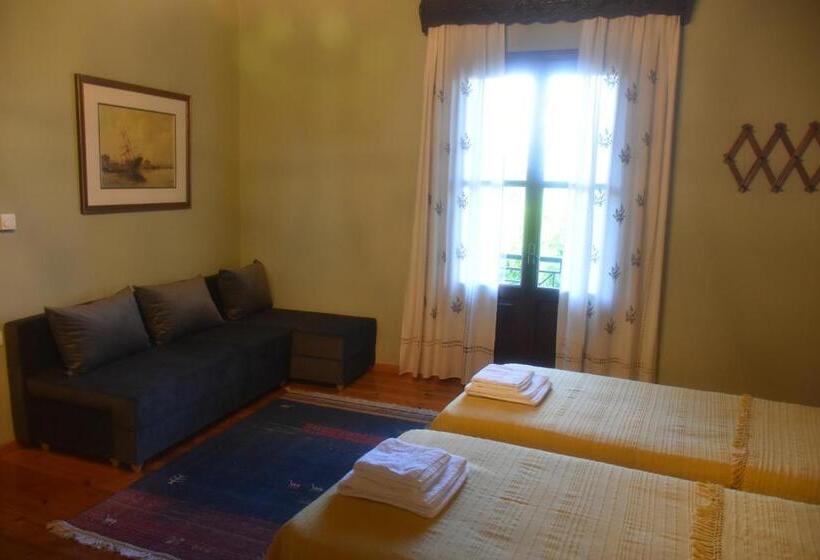 발코니가 있는 4인용 스탠다드 룸, Lefkippos Mansion Near Alexandroupolis