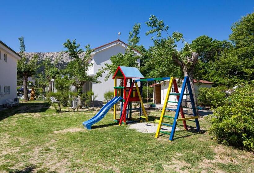 آپارتمان 1 خوابه, Villas Corinthia