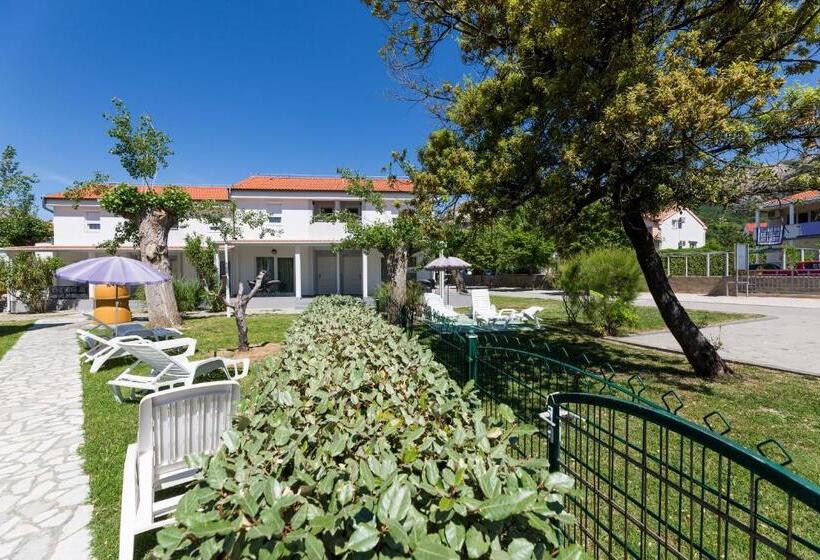 آپارتمان 1 خوابه, Villas Corinthia