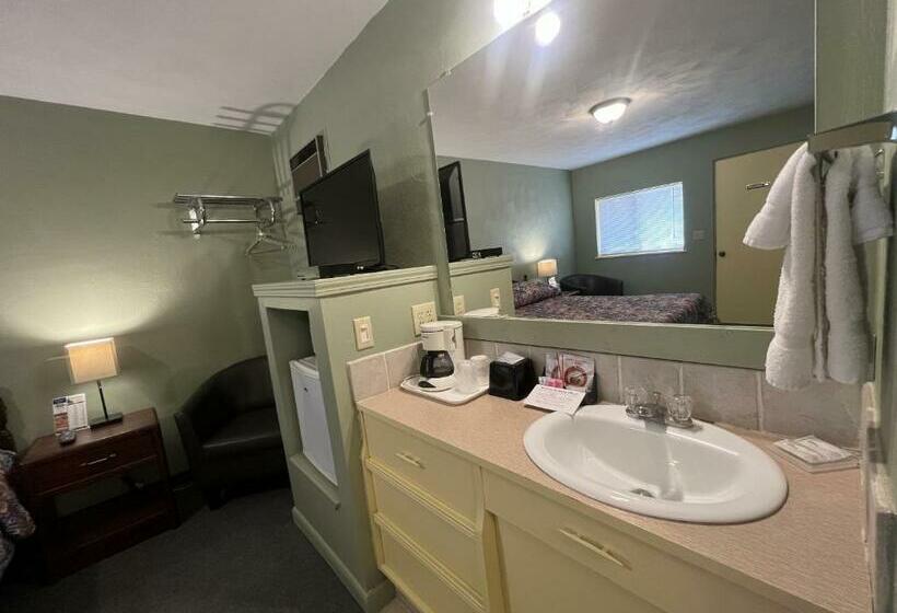 Номер Стандарт, Cedars Motel