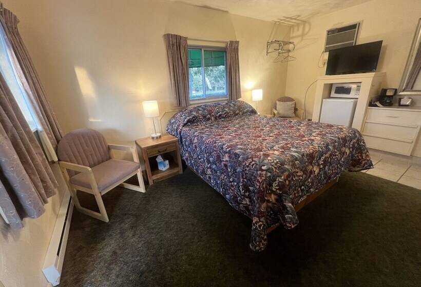 Номер Стандарт, Cedars Motel