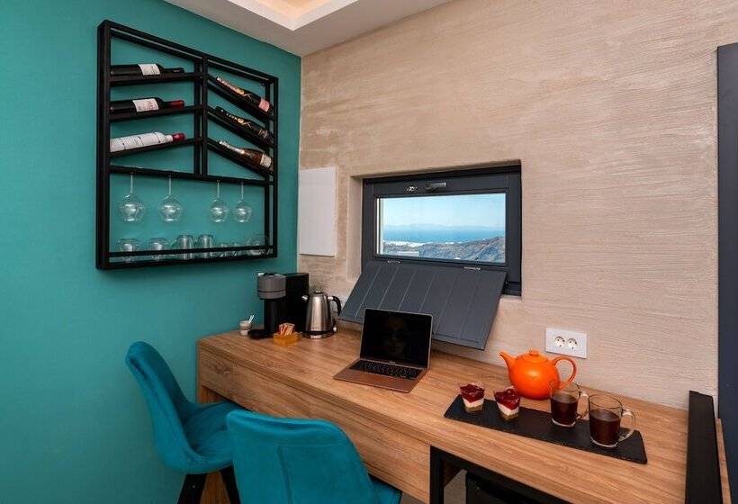 سوئیت با وان آب گرم, Saint Sin Suites  Adults Only