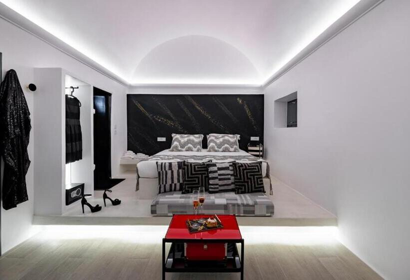 سوئیت با وان آب گرم, Saint Sin Suites  Adults Only