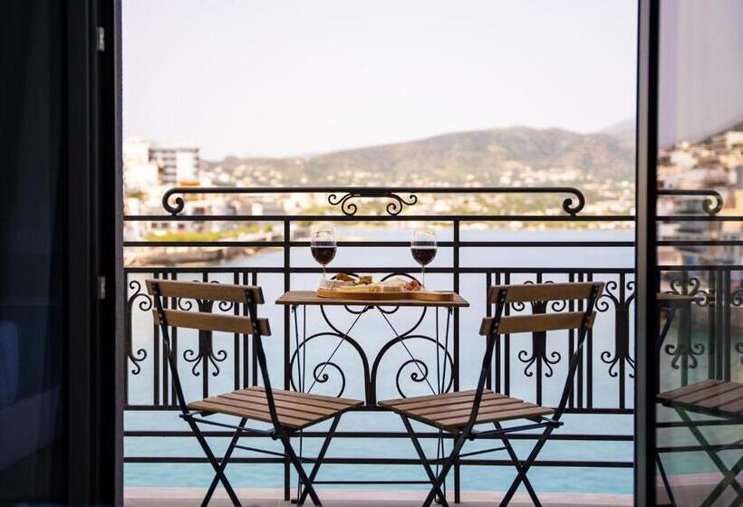 اتاق سه نفره سوپریور با چشم‌انداز دریا, Casa Porto Boutique Hotel - Adults Only