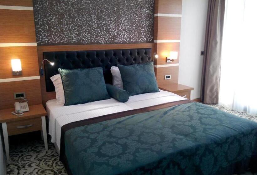 اتاق استاندارد سه نفره, Malahit Exclusive City