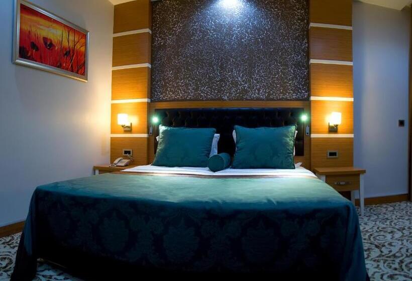 اتاق استاندارد سه نفره, Malahit Exclusive City