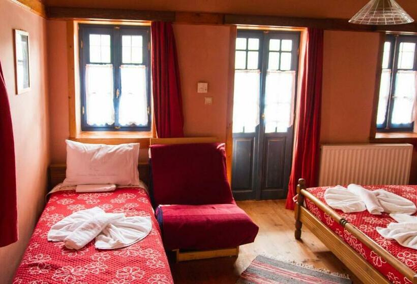 اتاق استاندارد سه نفره, Napoleon Zaglis Guesthouse