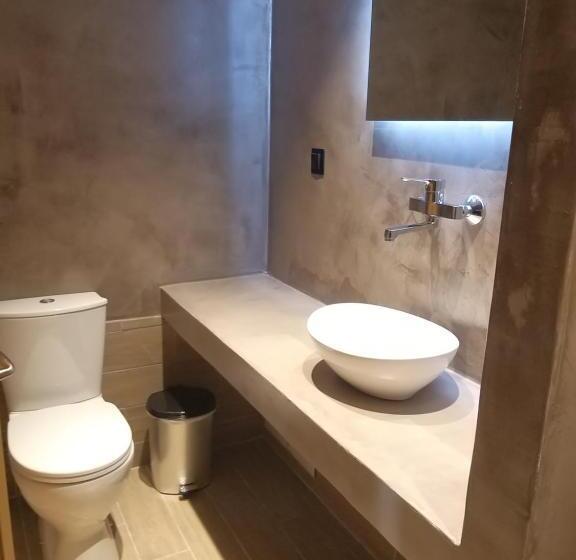 豪华工作室, Petries Studios