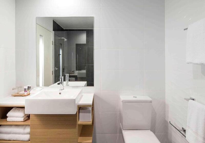 اتاق استاندارد با تخت بزرگ, Mercure Newcastle Airport