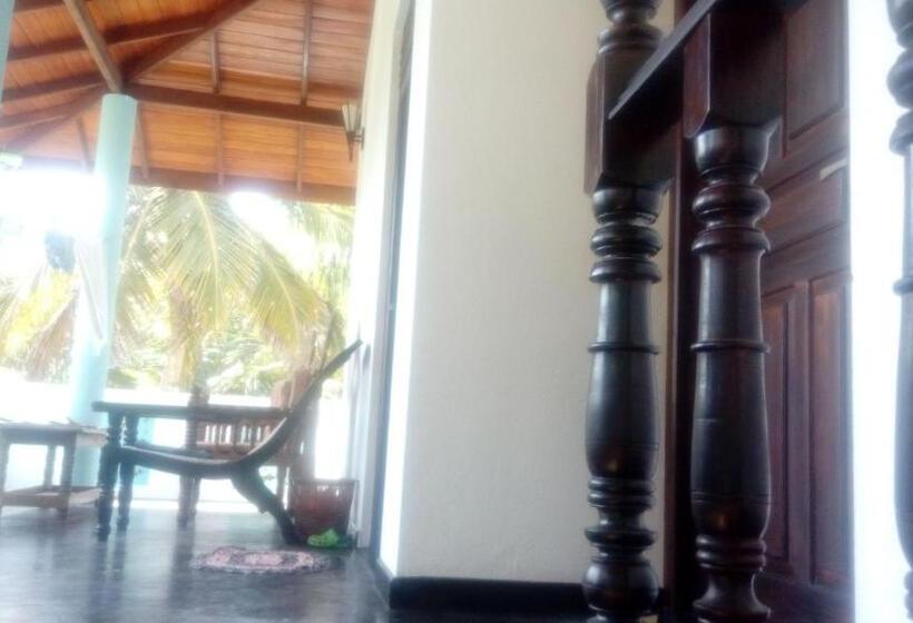 Номер Deluxe Вид на Море с Балконом, Beach Lagoon Guesthouse