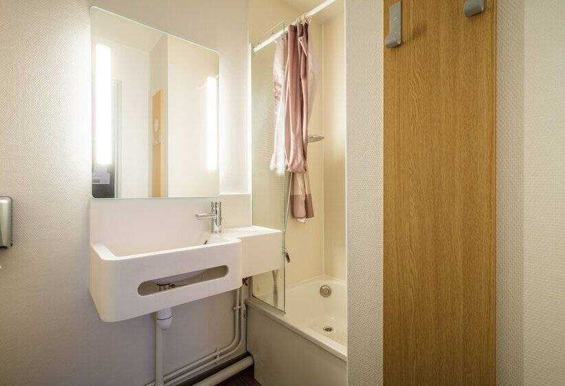Номер Стандарт, B&b Hotel Saint Brieuc