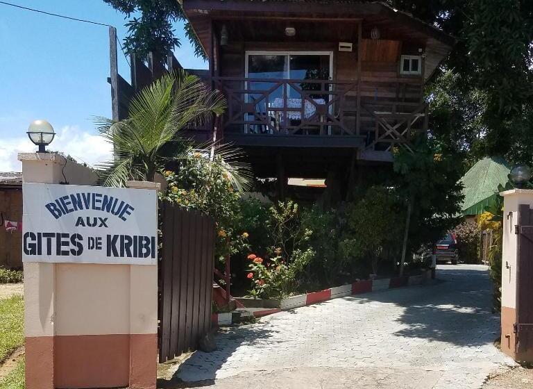 بانگلوی استاندارد, Hôtel Restaurant Gites Kribi