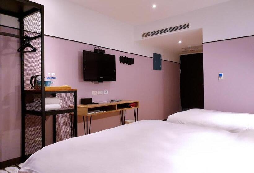 اتاق استاندارد سه نفره, River Inn Kenting
