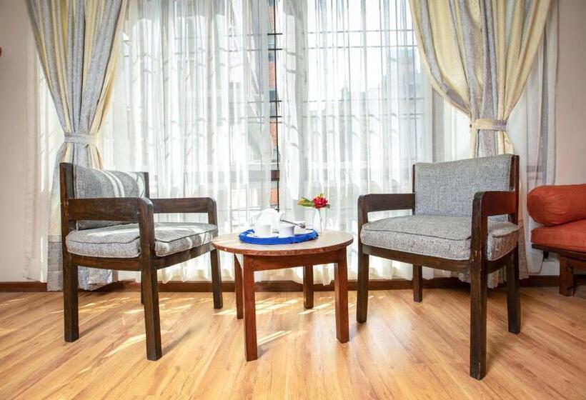 اتاق لوکس, Mums Home, A Classical Comfort