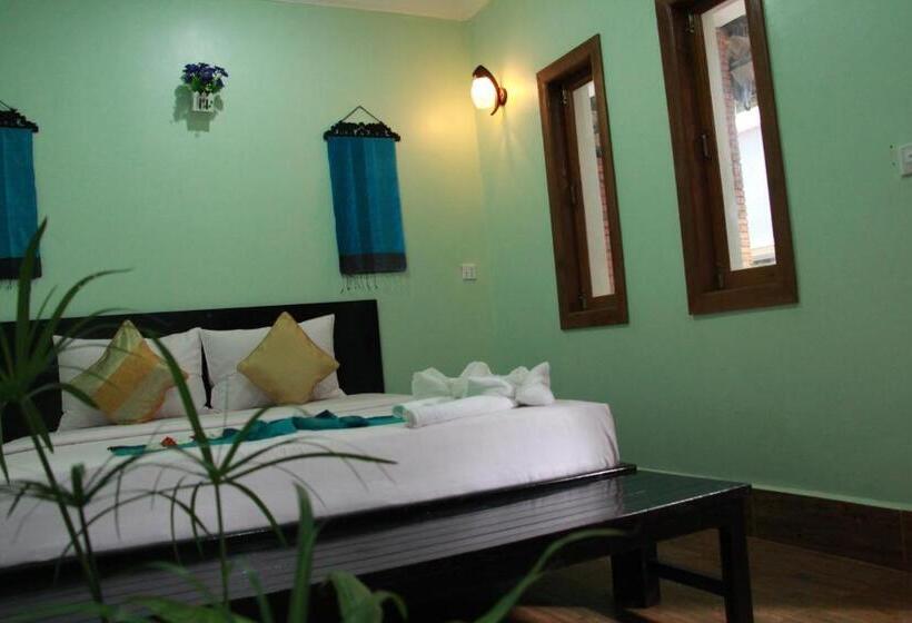 اتاق استاندارد, The Coconut House