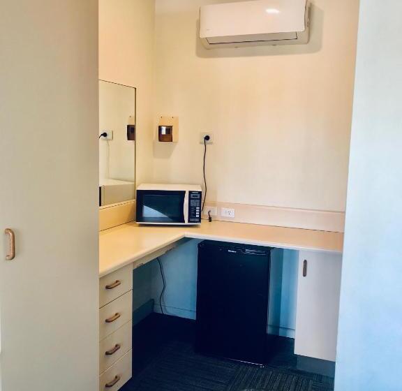 Номер Стандарт, Westside Motor Inn