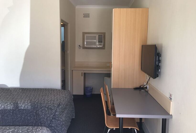 Номер Стандарт, Westside Motor Inn