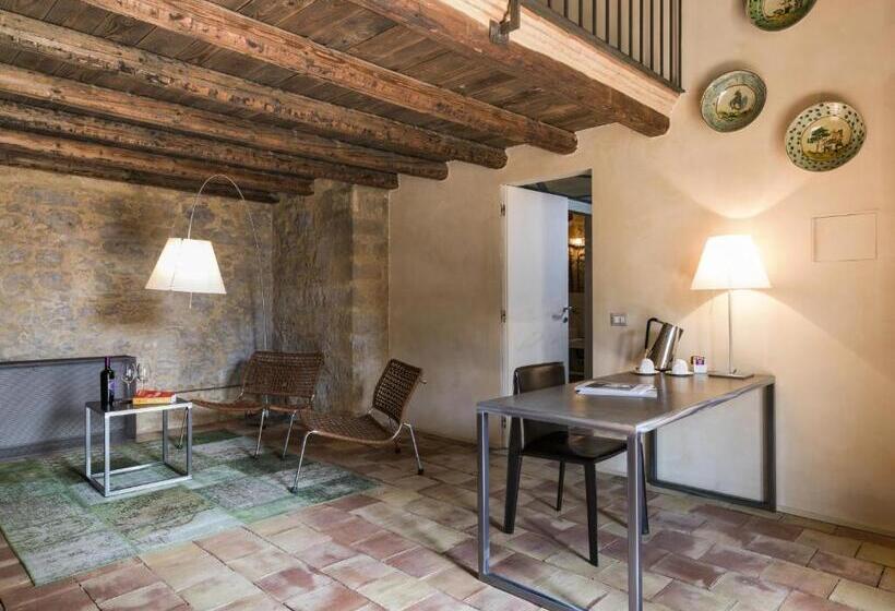 سوییت جونیور, Wine Relais Feudi Del Pisciotto