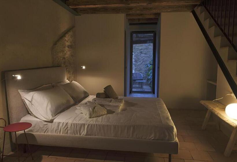 اتاق لوکس سه تخته, Wine Relais Feudi Del Pisciotto
