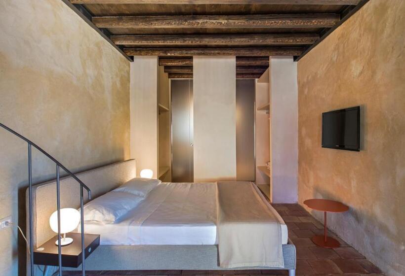 اتاق سوپریور, Wine Relais Feudi Del Pisciotto