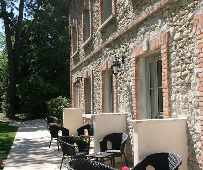 Классический Номер, Château Les Oliviers De Salettes