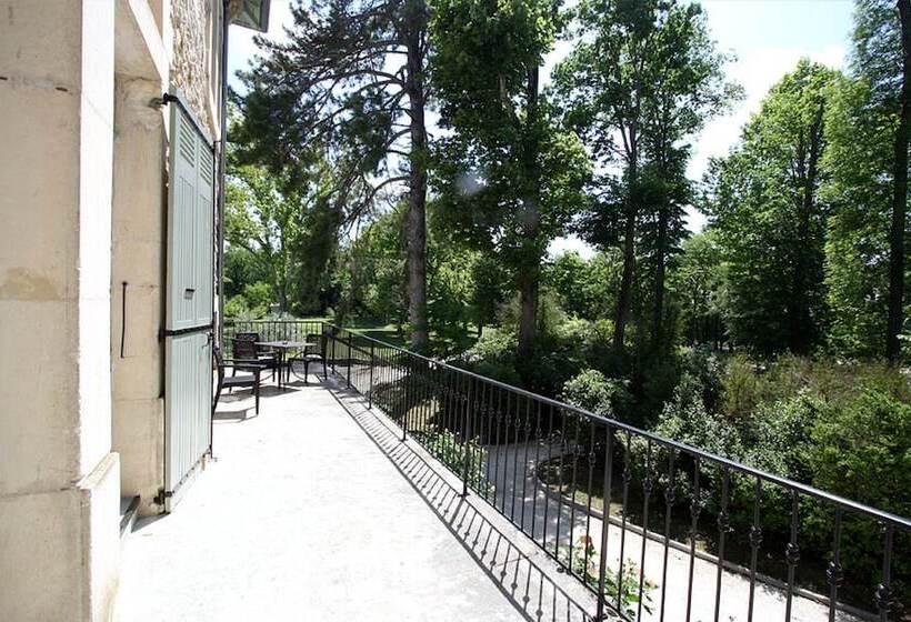 Люкс, Château Les Oliviers De Salettes