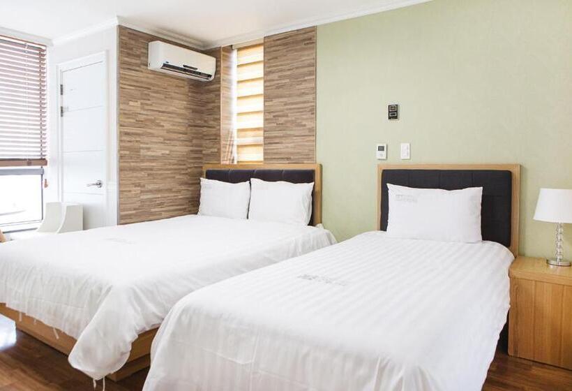 Quarto Deluxe, Good Morning Residence  Hue