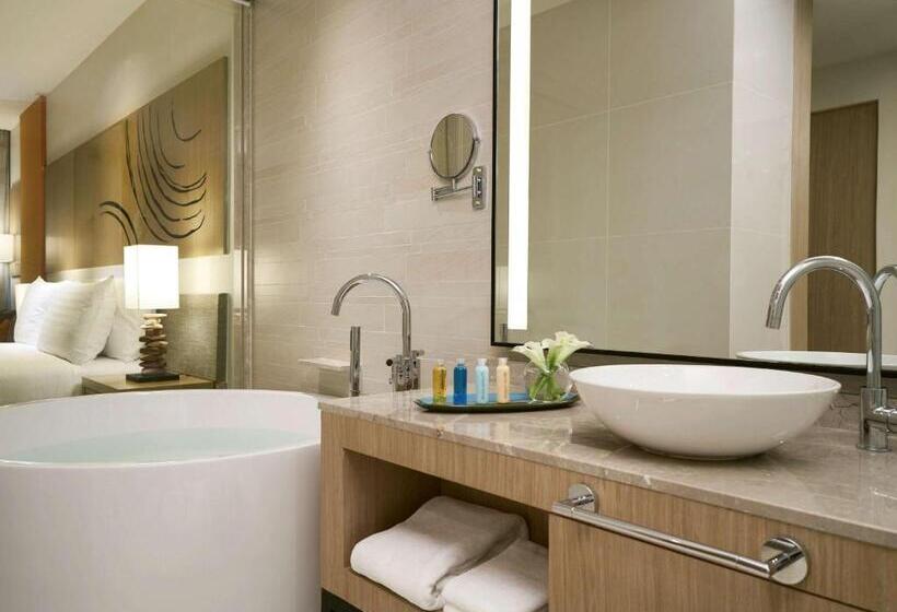 Habitación Premium Vista al Mar., Mövenpick Siam Hotel Na Jomtien Pattaya