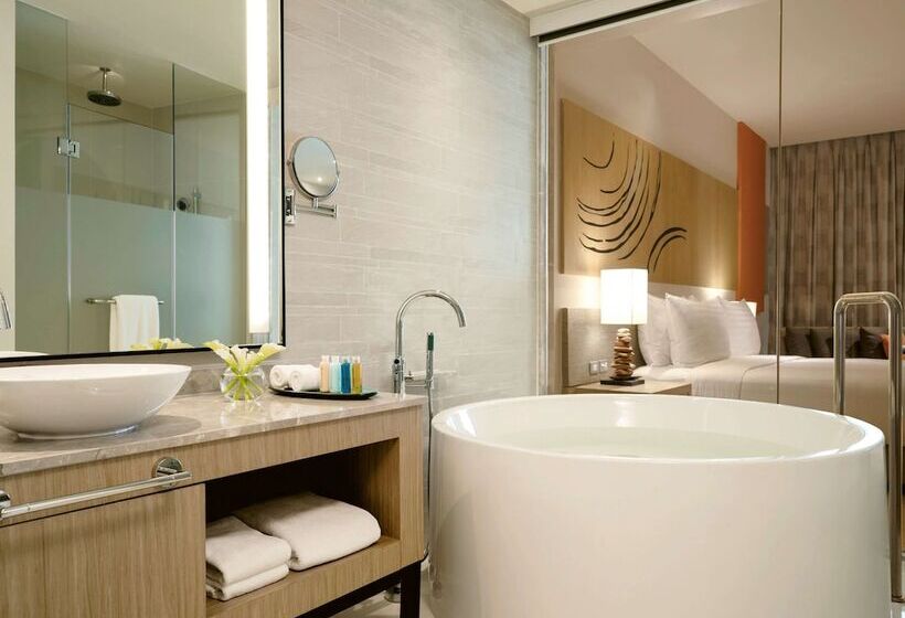 Номер Deluxe Вид на Море, Mövenpick Siam Hotel Na Jomtien Pattaya