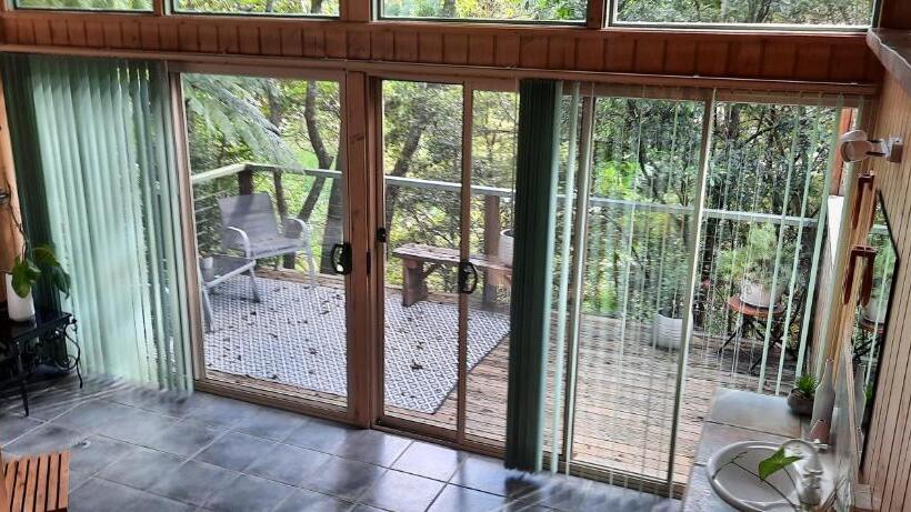 Хижина, Treetops Montville