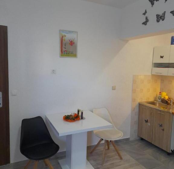 Студио Стандарт с Террасой, Apartments Dalamar