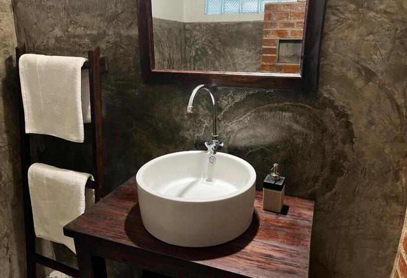 스탠다드 룸 킹사이즈 침대, Lao Lake House