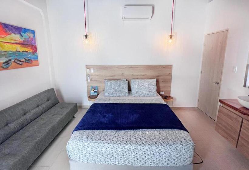 سوییت لوکس, Comunidad Calle 13 Hotel Boutique