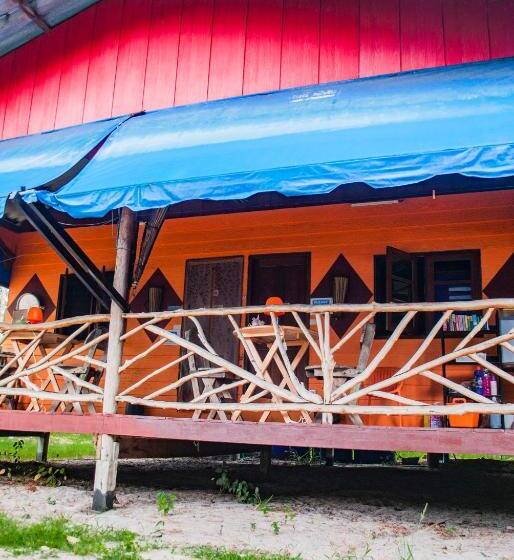Четырехместный Номер Стандарт с Балконом, Bb Dorm Koh Kood