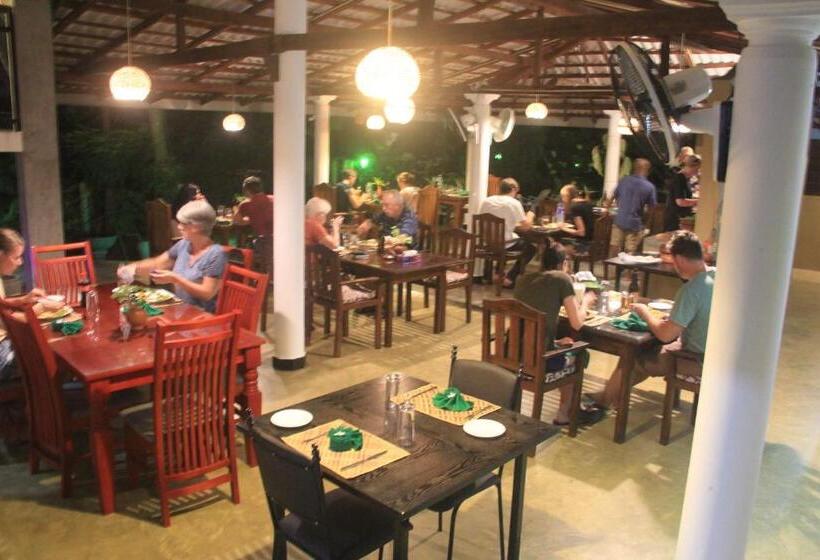 اتاق سوپریور, Nature House