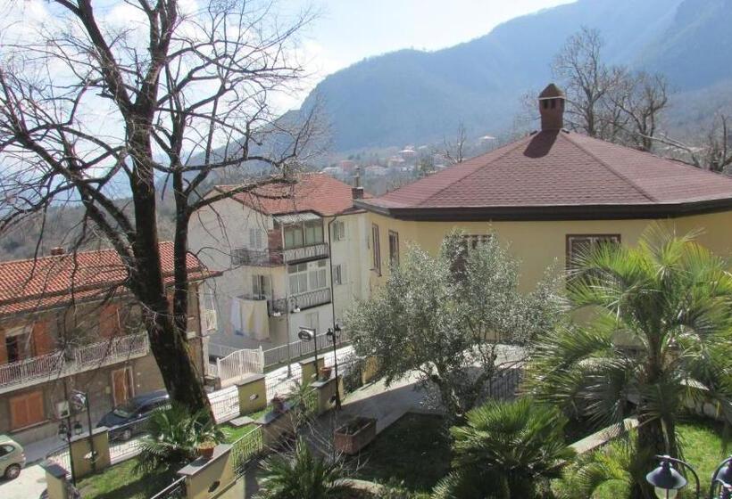 خانه 2 خوابه, Al Palazzetto Set Fair