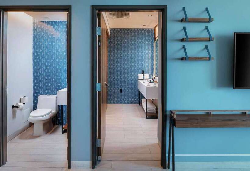Suite mit Ausblick, Conrad Manila