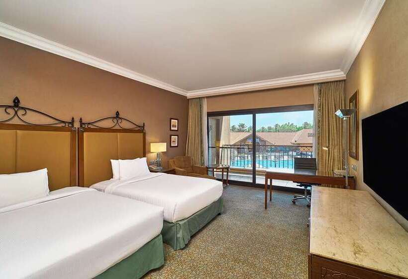 Номер Deluxe Вид на Бассейн, Conrad Manila