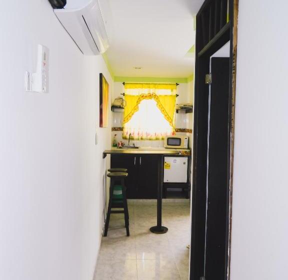 آپارتمان 2 خوابه, Hostel Stingray