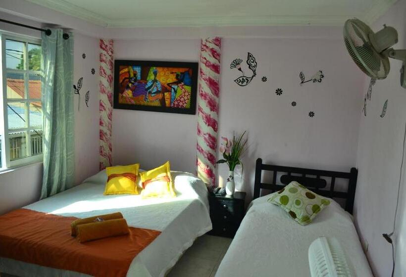 经济型三人房间, Hostel Stingray