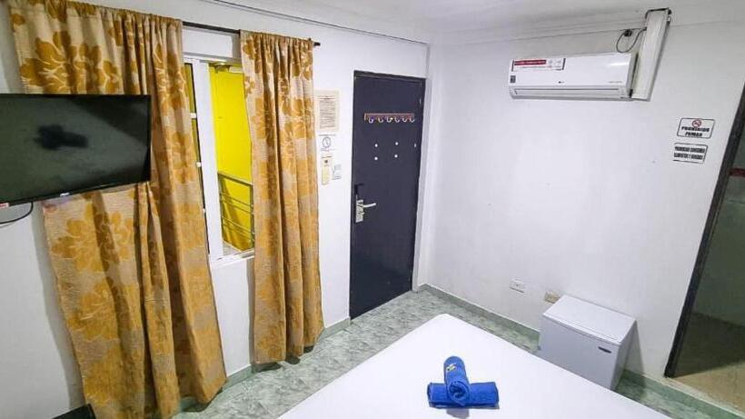 اتاق اکونومی, Hostel Stingray