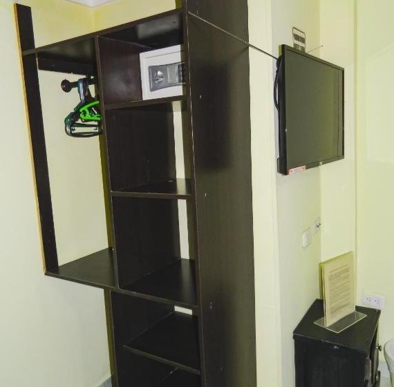 اتاق استاندارد با سرویس بهداشتی مشترک, Hostel Stingray