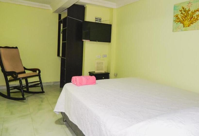 带共用浴室的标准房间, Hostel Stingray