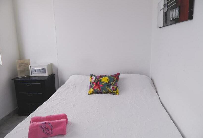 带2个卧室的公寓, Hostel Stingray